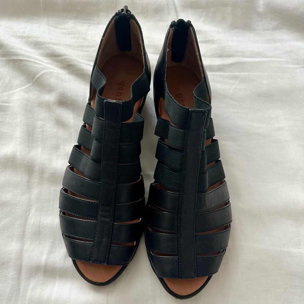 NWOT - Gentle Souls Sandals